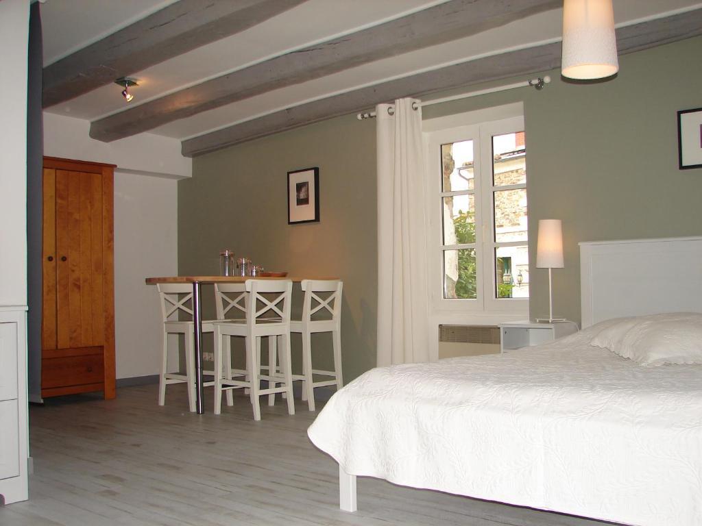 Bed and Breakfast Relais De La Riniere Le Landreau Номер фото
